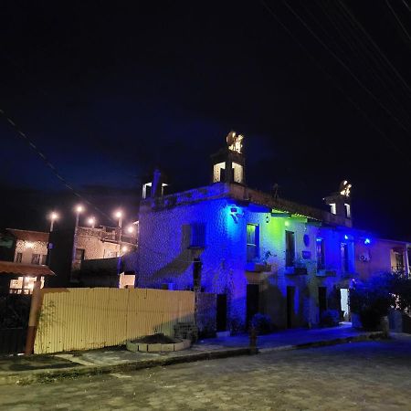 Hostal Casa De Las Gargolas Amapala Buitenkant foto