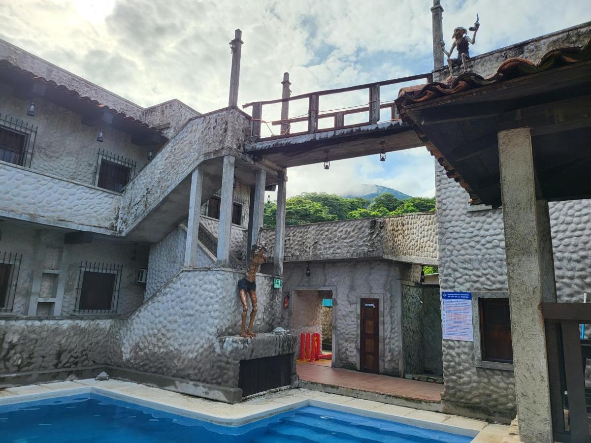 Hostal Casa De Las Gargolas Amapala Buitenkant foto