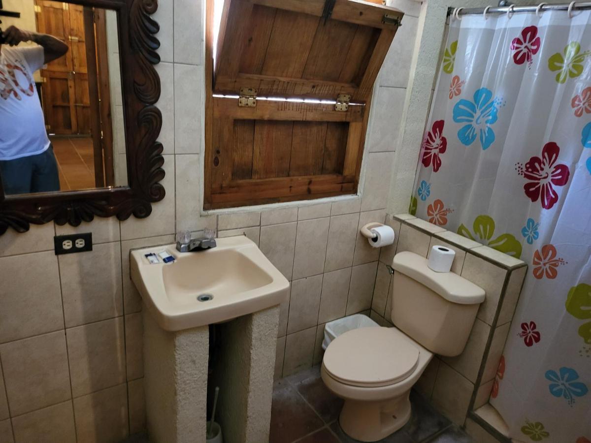 Hostal Casa De Las Gargolas Amapala Buitenkant foto
