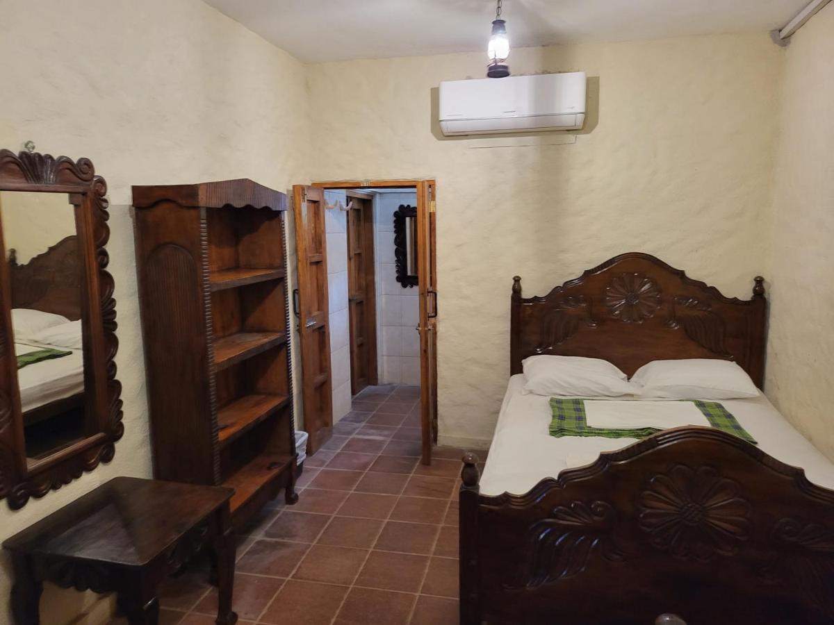 Hostal Casa De Las Gargolas Amapala Buitenkant foto